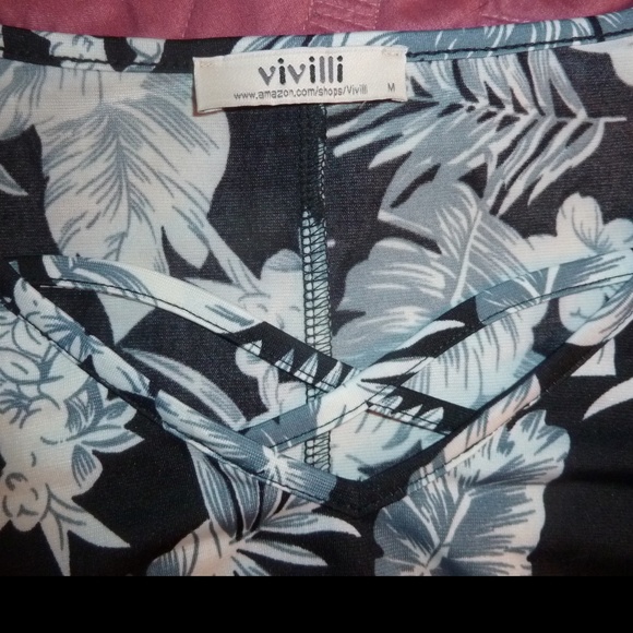 VIVILLI Black Gray & White Floral Leaf Print Tunic - Picture 8 of 8
